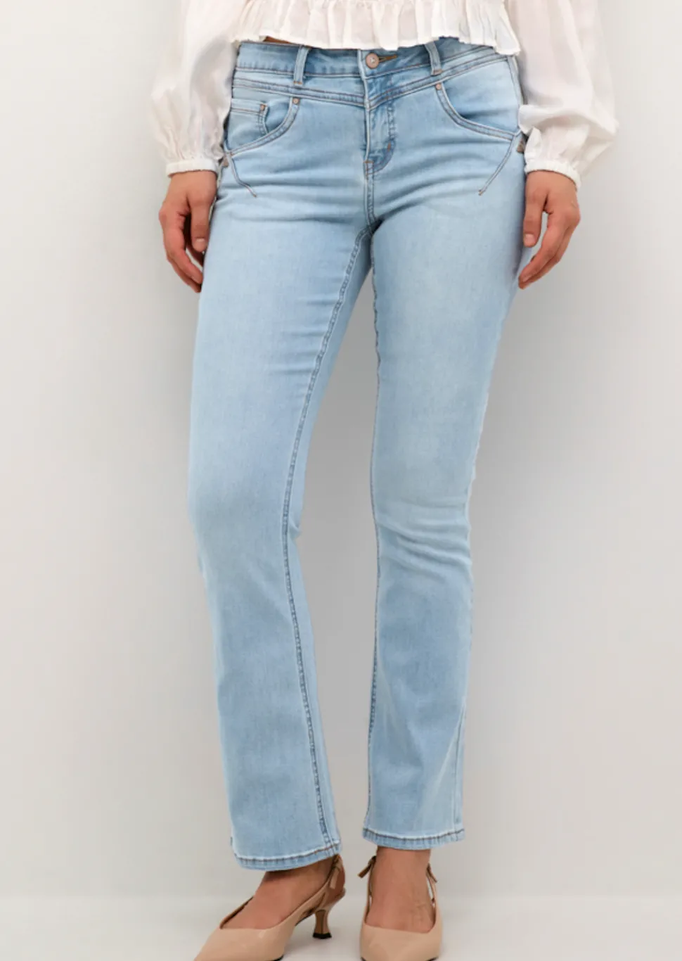 amalie_bootcut_jeans_in_a_7.webp Amalie Bootcut Jeans in Austin Light Denim Blue