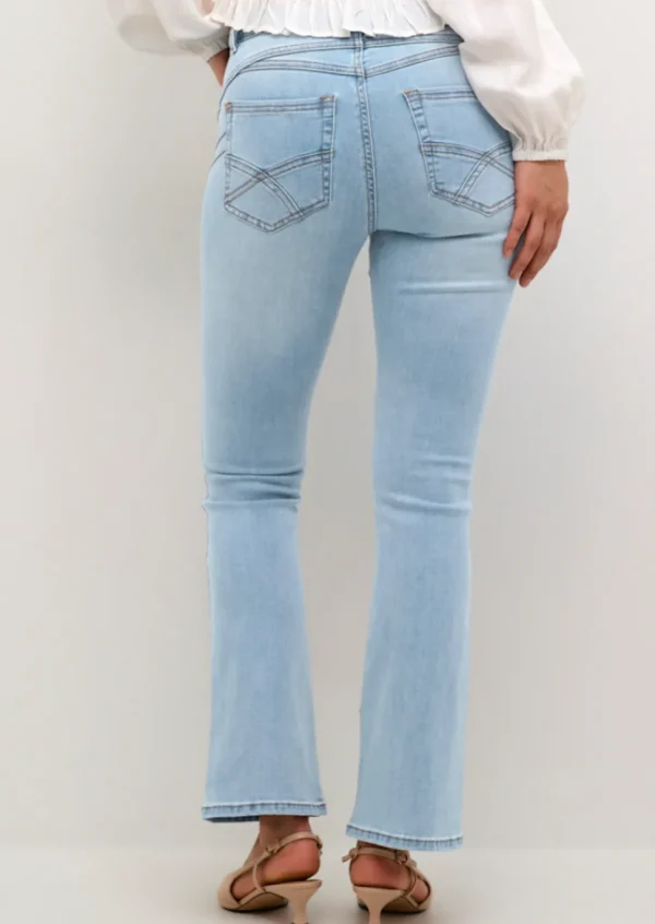 Amalie Bootcut Jeans in Austin Light Denim Blue