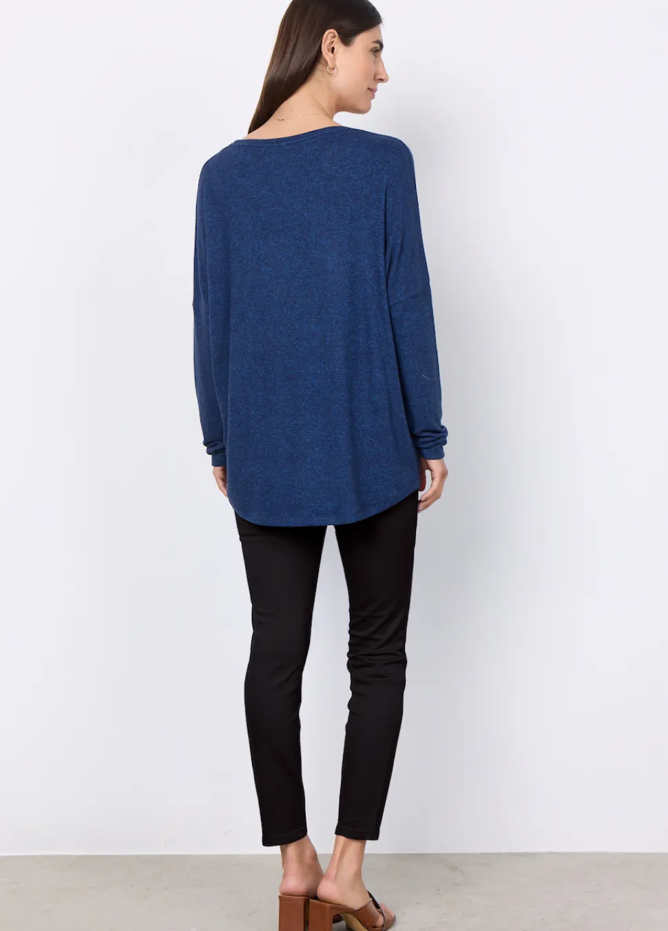 biara__top_in_navy_2.webp Biara 1 Top in Navy