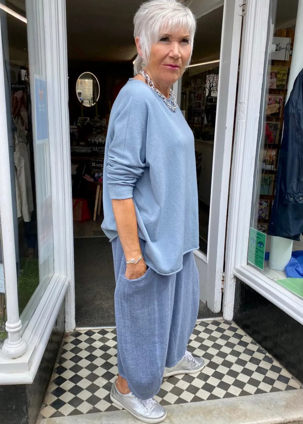 cashmere_mix_round_neck_k_2-5.webp Cashmere Mix Round Neck Knit in shades of Blue