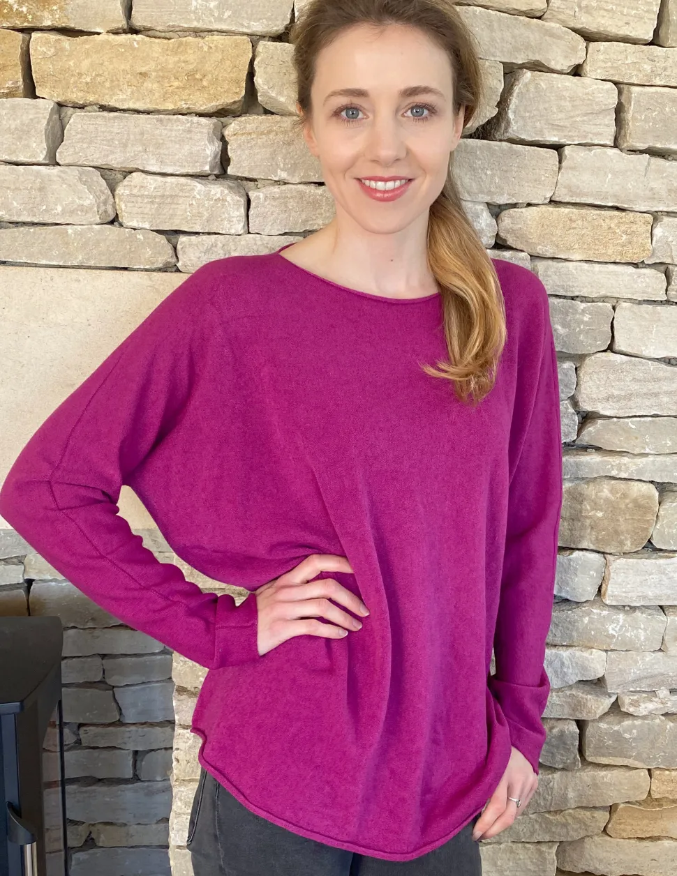 cashmere_mix_round_neck_k_4-4.webp Cashmere Mix Round Neck Knit in shades of Red, Pink & Berry