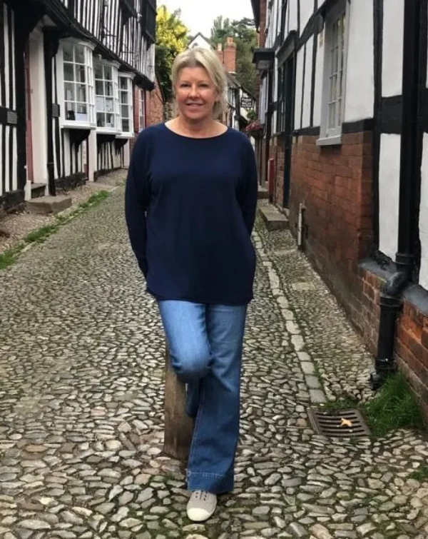 Cashmere Mix Round Neck Knit in shades of Blue