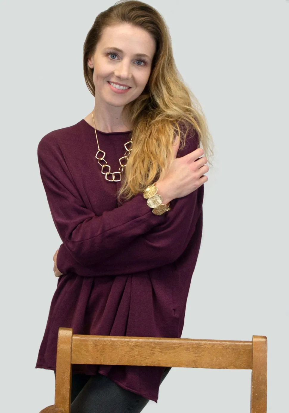 cashmere_mix_round_neck_k_6-4.webp Cashmere Mix Round Neck Knit in shades of Red, Pink & Berry