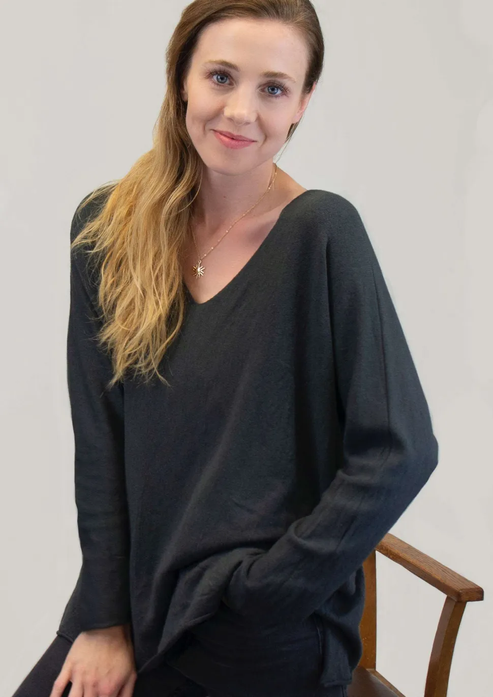 cashmere_mix_v_neck_knit__0-1.webp Cashmere Mix V Neck Knit in Greys & Black