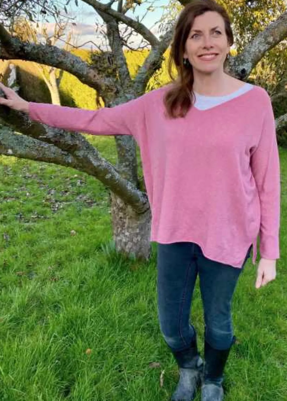 cashmere_mix_v_neck_knit__16-1.webp Cashmere Mix V Neck Knit in Fruits, Pinks & Berrys