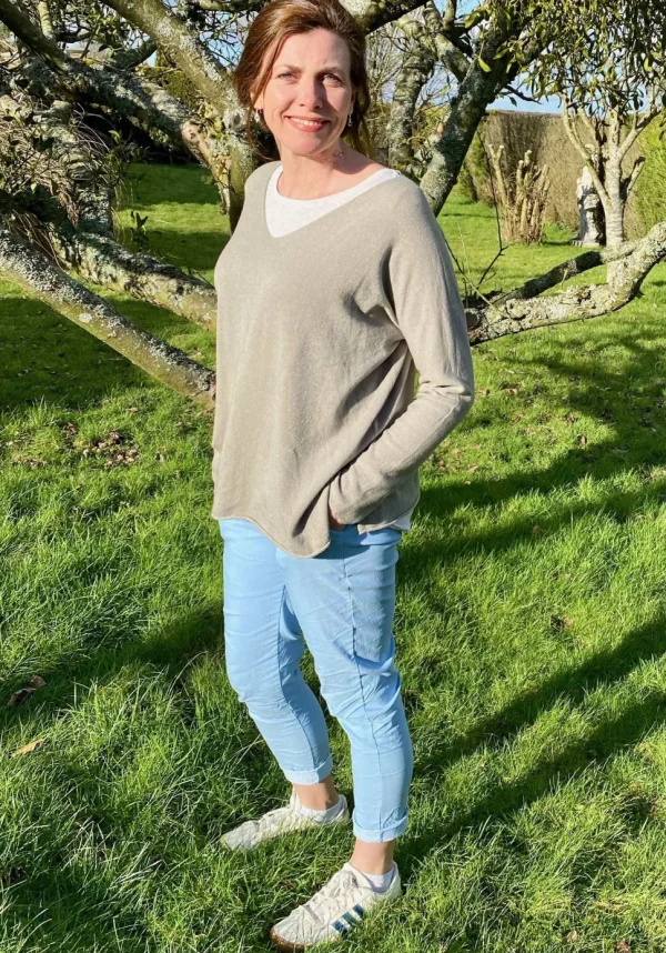 Cashmere Mix V Neck Knit in Browns