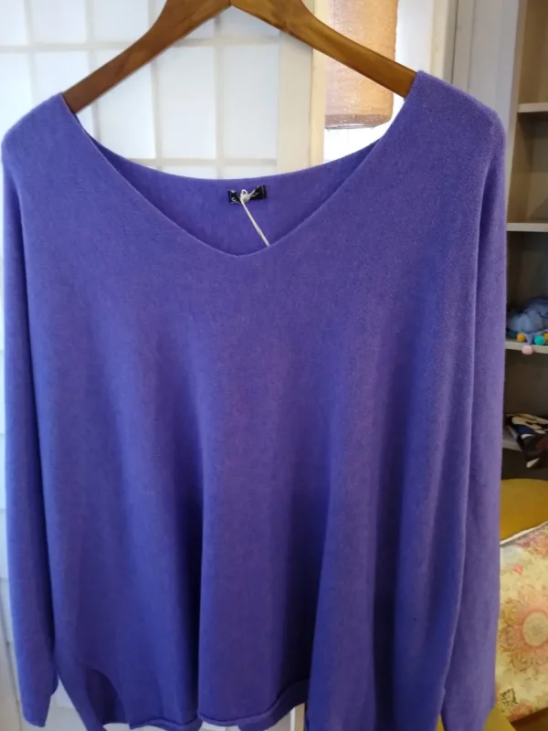 Cashmere Mix V Neck Knit in Fruits, Pinks & Berrys