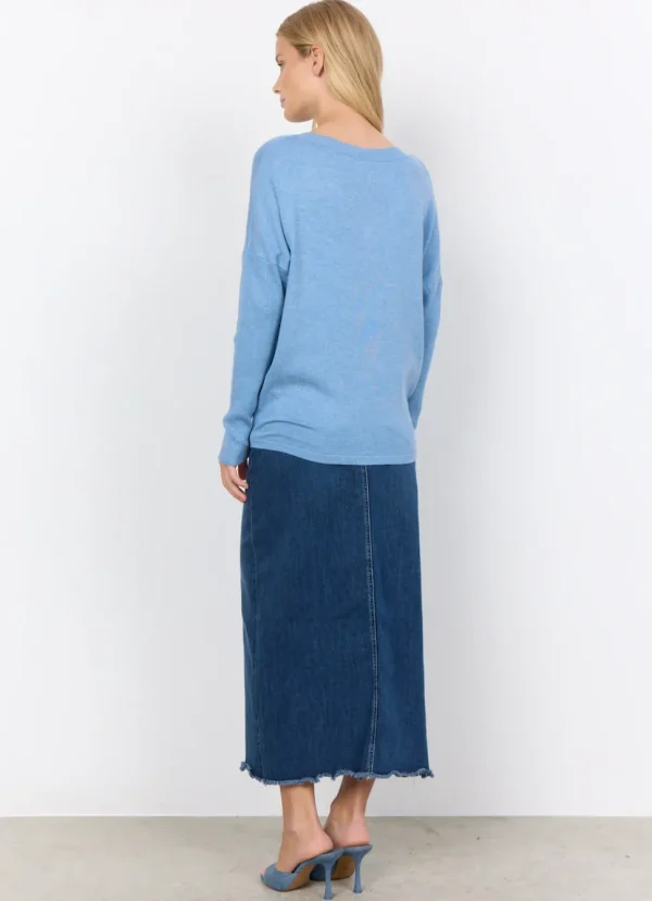 Dollie 722 V Neck Pullover in Air Blue