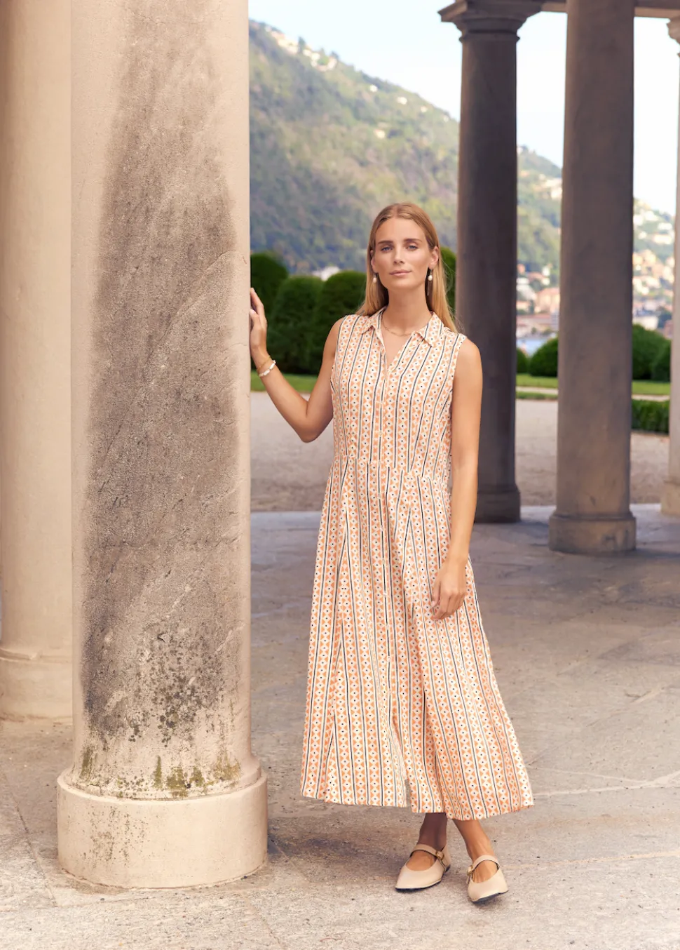 elsia__dress_in_coral_1.webp Elsia 3 Dress in Coral