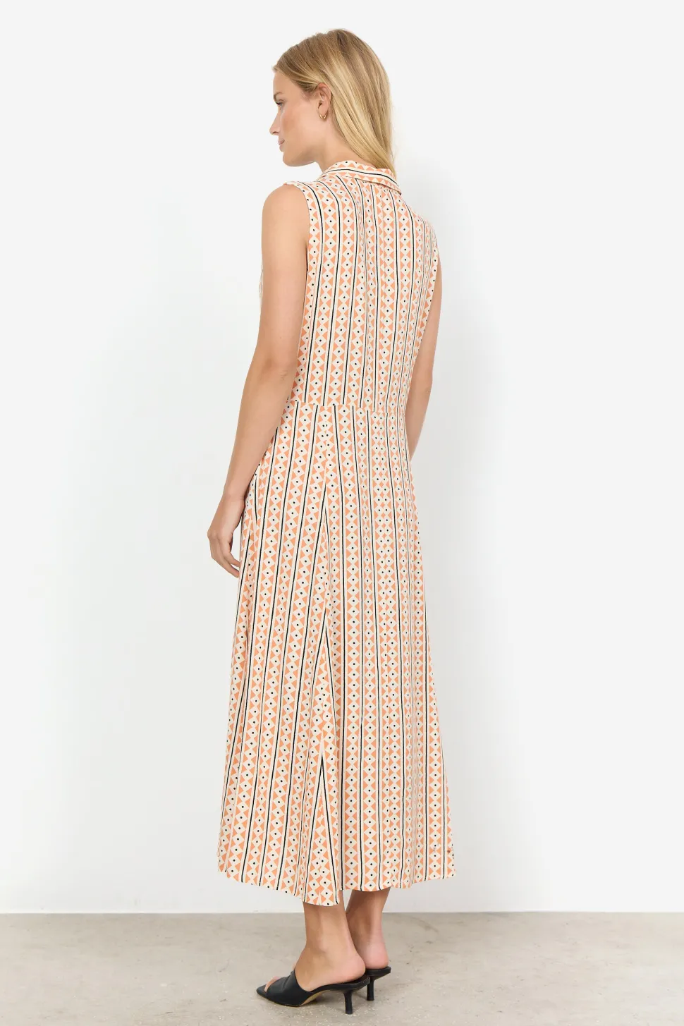 elsia__dress_in_coral_3.webp Elsia 3 Dress in Coral