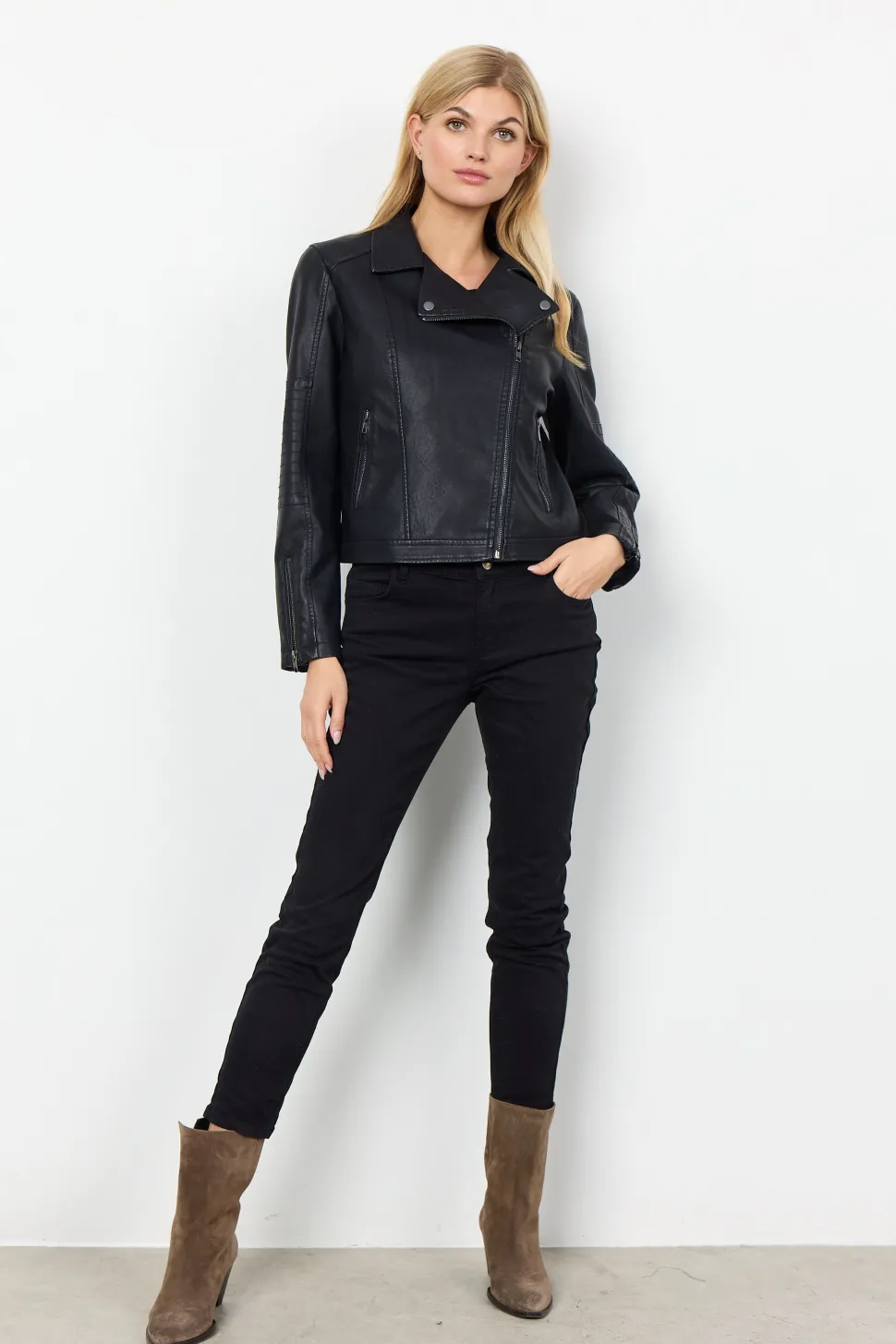 gunilla__faux_leather_jac_6.webp Gunilla 7 Faux Leather Jacket in Black