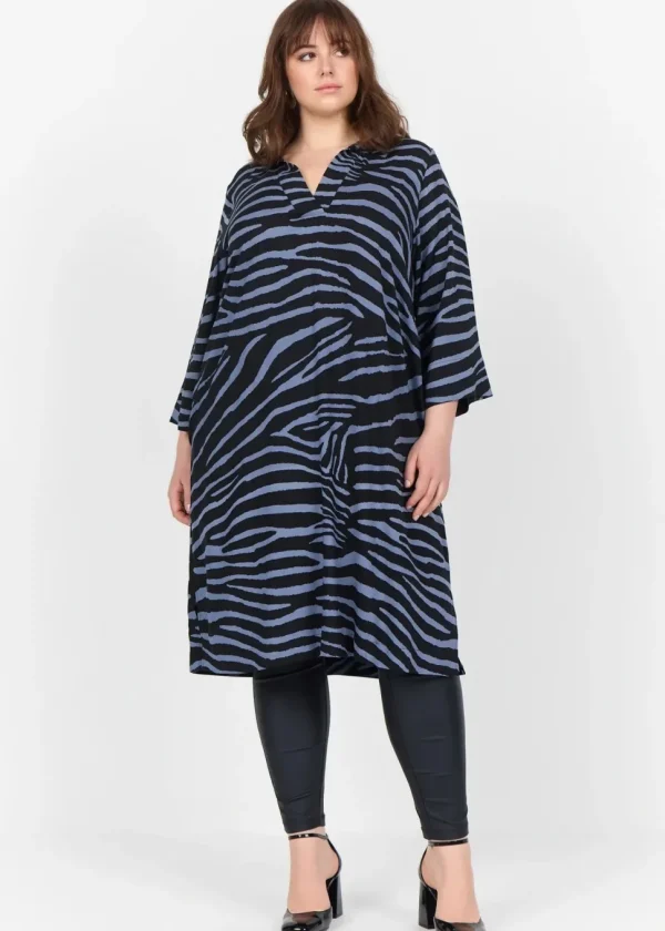 Kenja 3 Dress in Blue