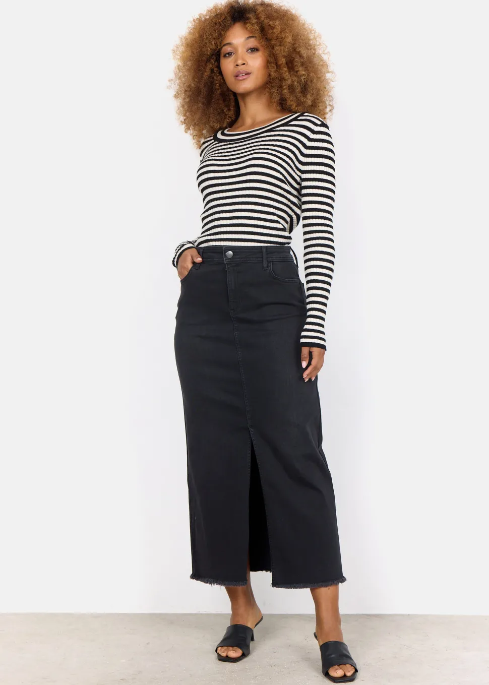kimberly__denim_skirt_0-1.webp Kimberly 26 Denim Skirt