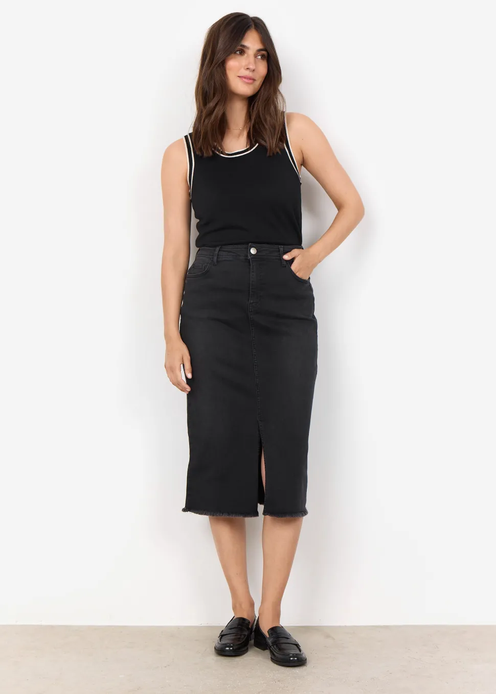kimberly__denim_skirt_0.webp Kimberly 29 Denim Skirt