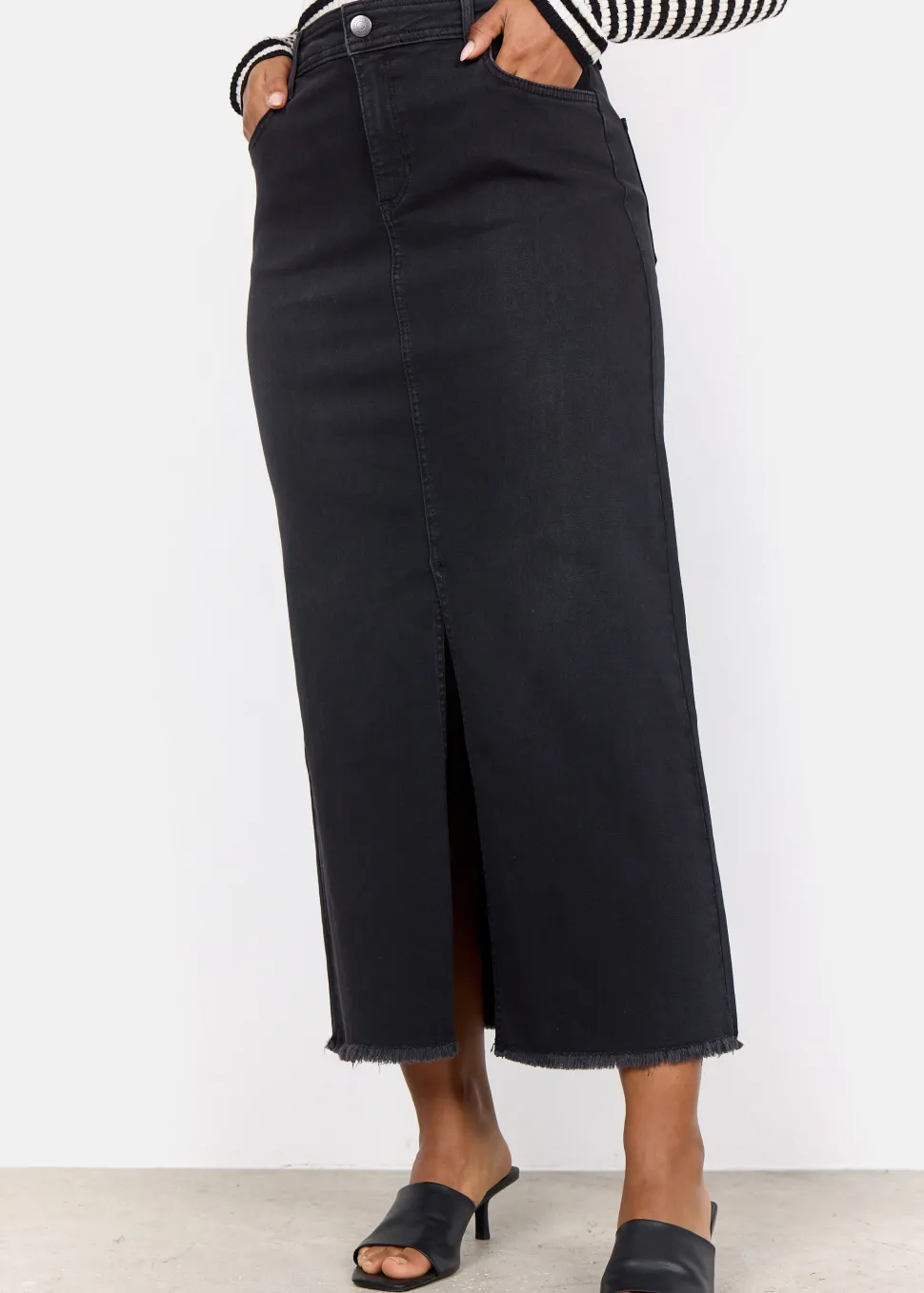 kimberly__denim_skirt_1-1.webp Kimberly 26 Denim Skirt