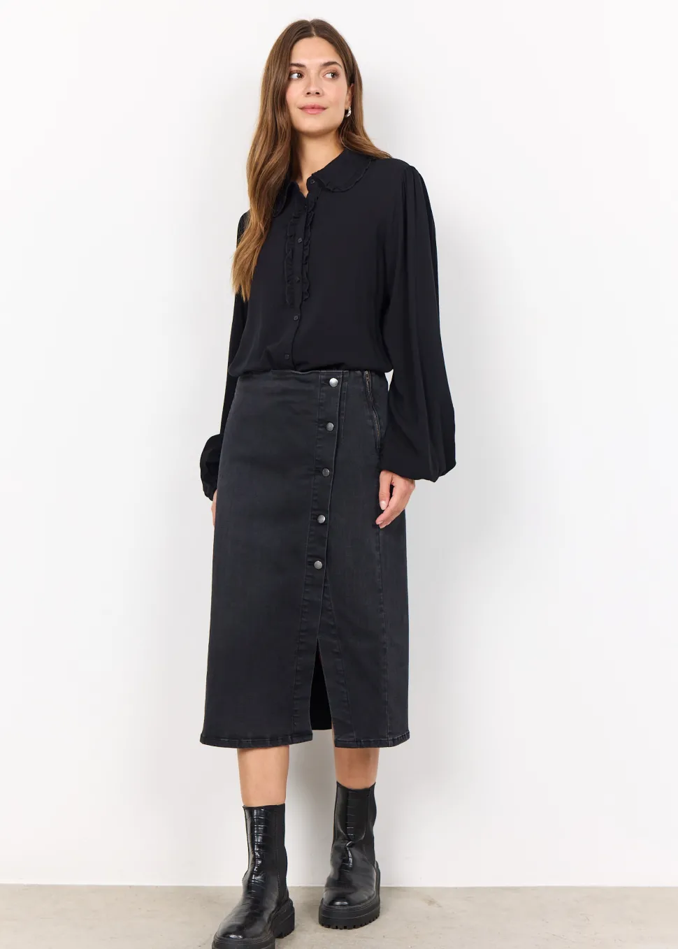 kimberly__skirt_in_dark_b_0.webp Kimberly 33 Skirt in Dark Blue Black