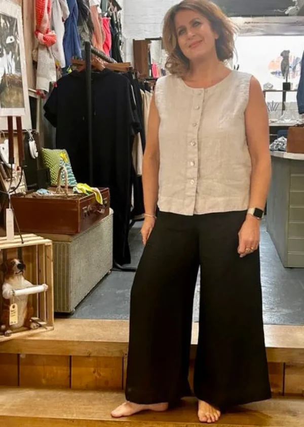 Linen Crop Pants in Black
