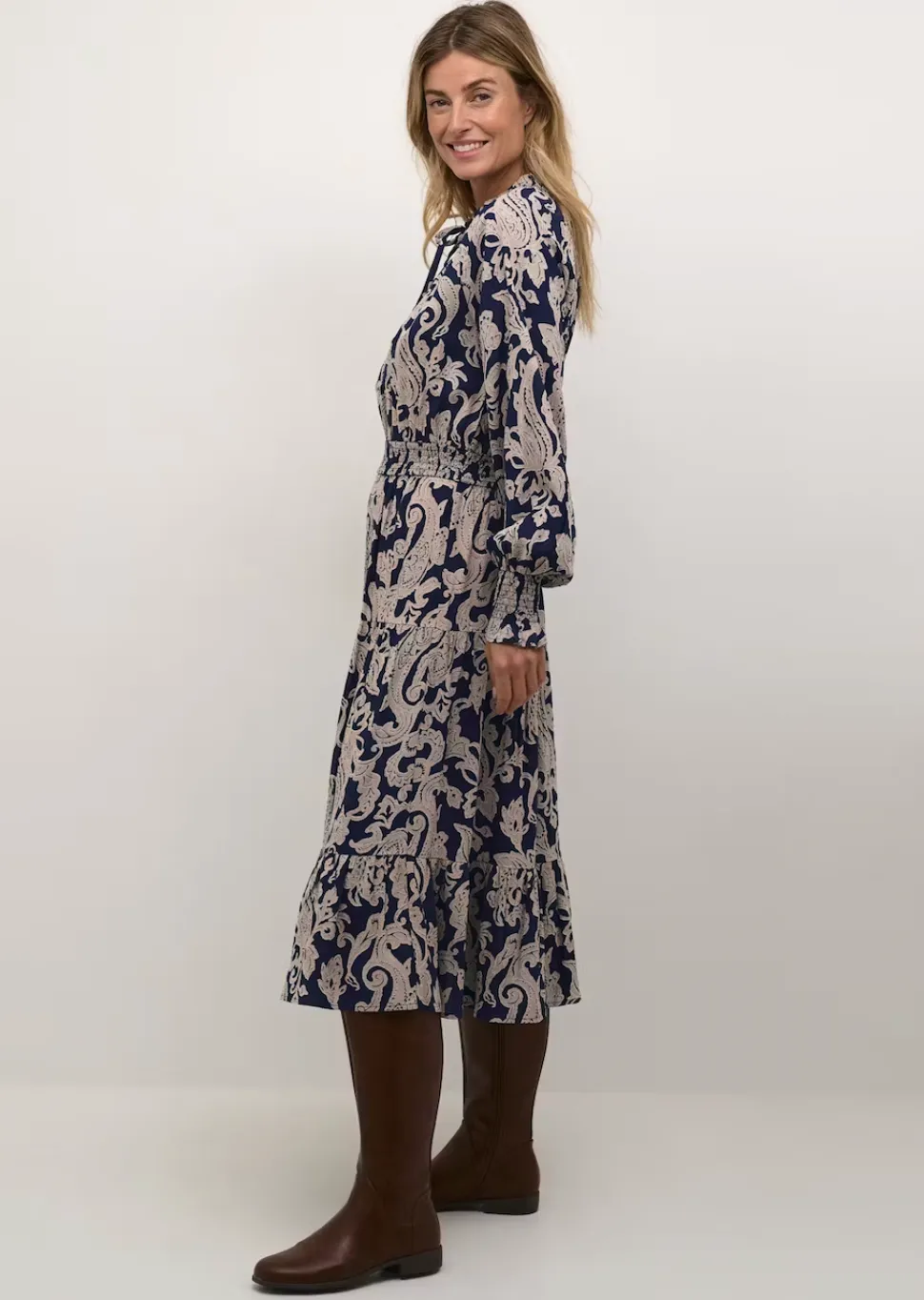 lucy_long_dress_in_blue_p_6.webp Lucy Long Dress in Blue Paisley