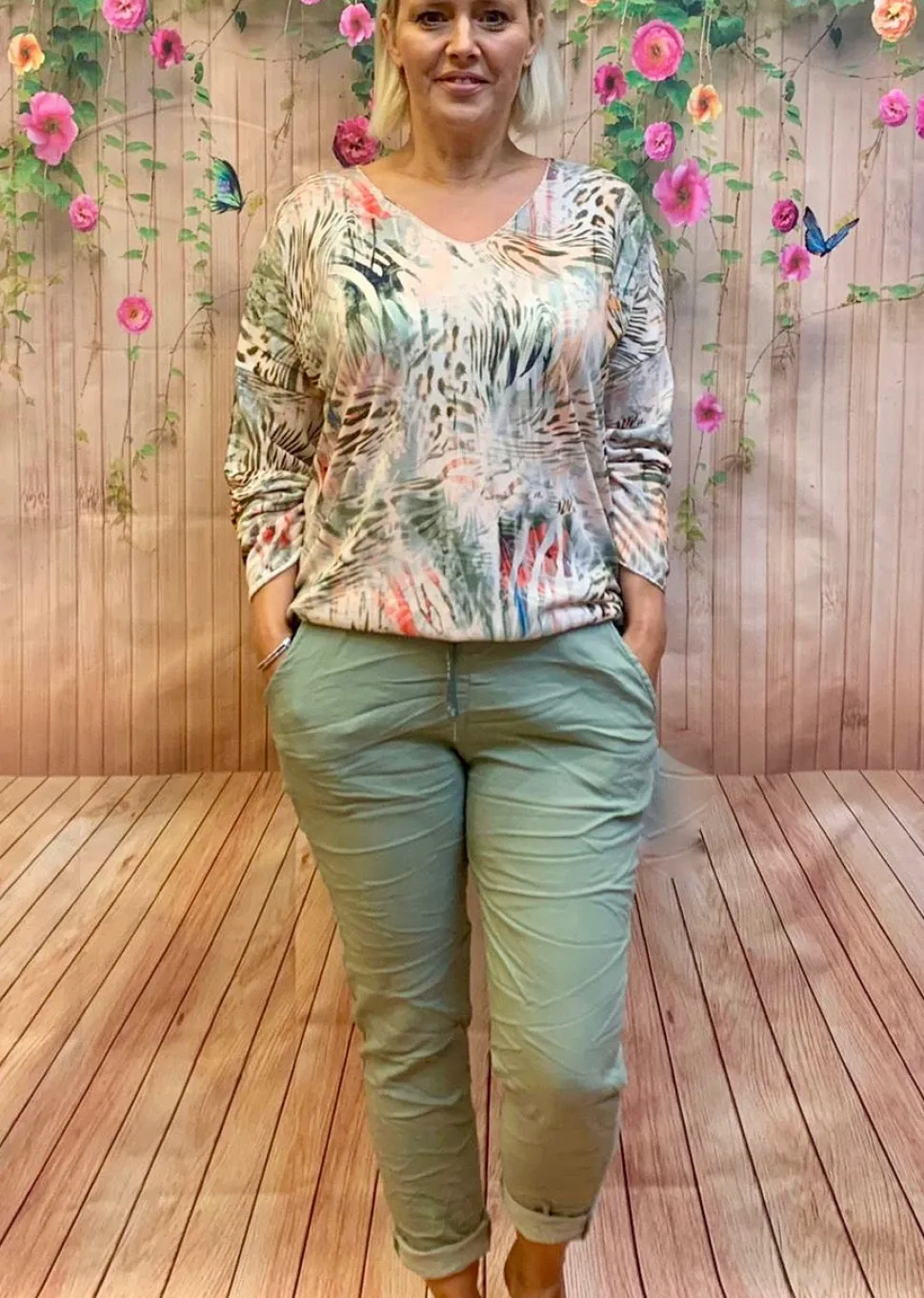 magic_plain_trousers_in_s_5.webp Magic Plain Trousers in Shades of Green