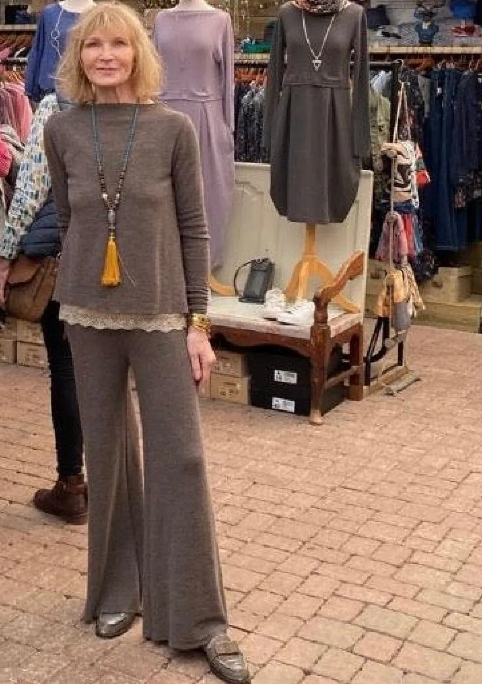 merino_wool_high_neck_top_7.webp Merino Wool High Neck Top in Grasshopper Green and Earth Brown