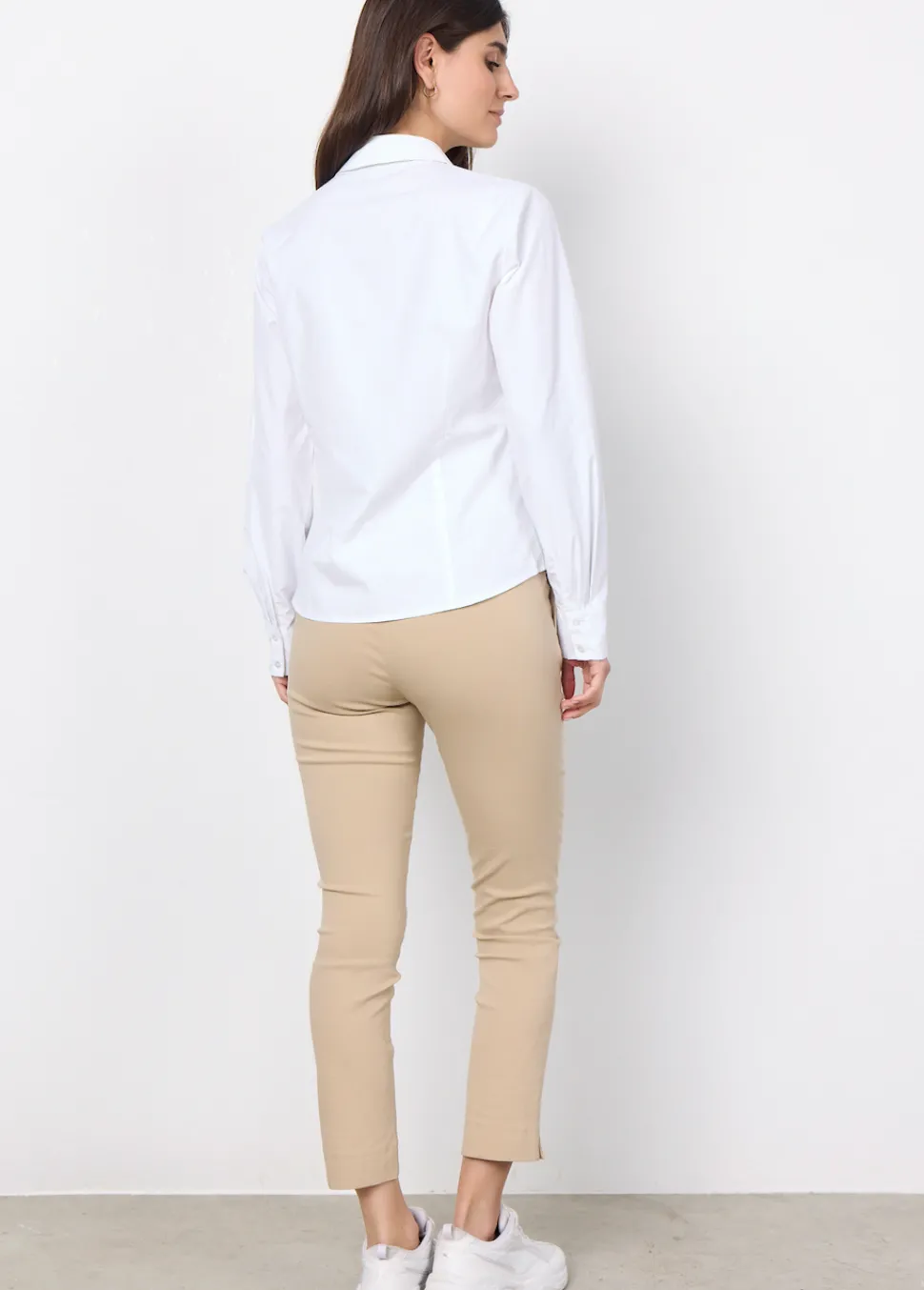 netti__shirt_1.webp Netti 6 Shirt