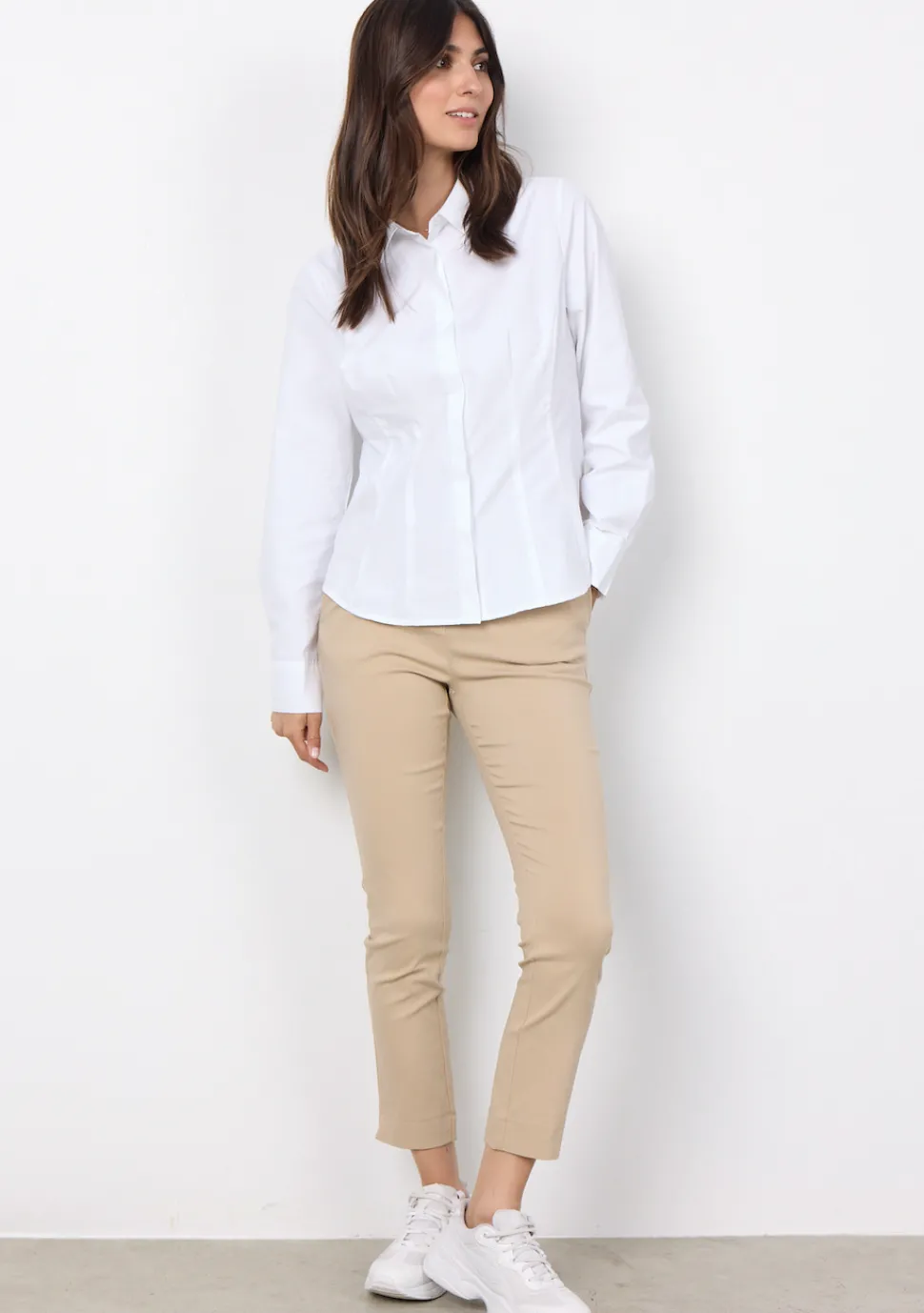 netti__shirt_3.webp Netti 6 Shirt