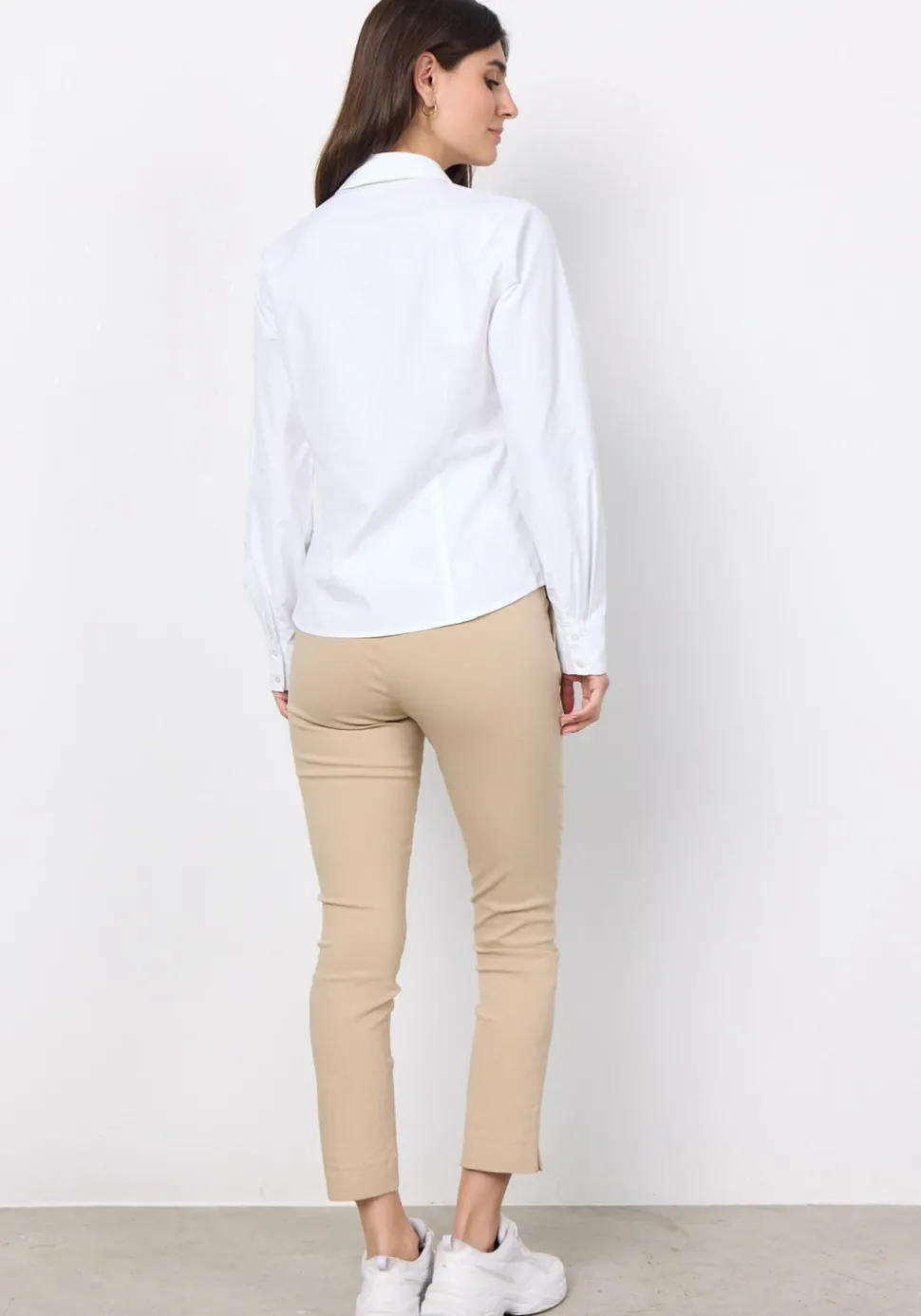 netti__shirt_in_white_2.webp Netti 89 Shirt in White