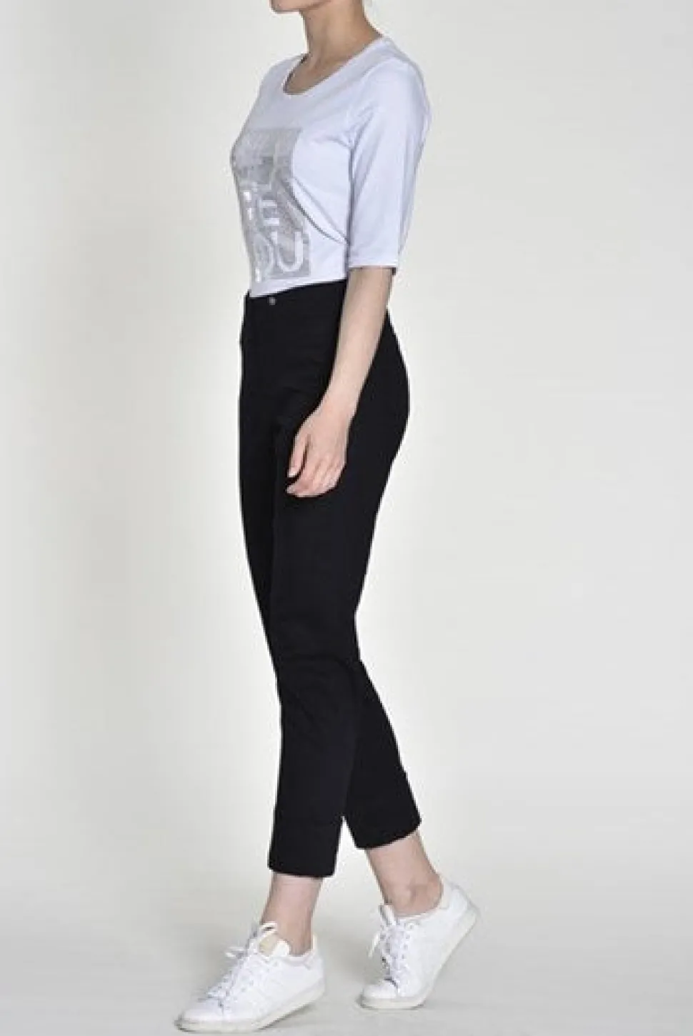 robell_denim_bella__lengt_4-1.webp Robell Denim Bella 3/4 Length Jeans in Black 90