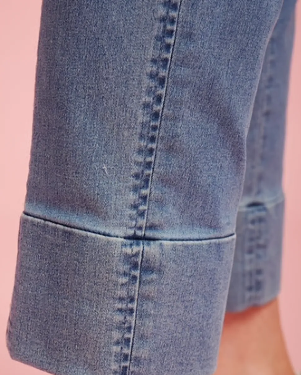 robell_denim_bella__lengt_4-2.webp Robell Denim Bella 3/4 Length Jeans in Light Denim 62