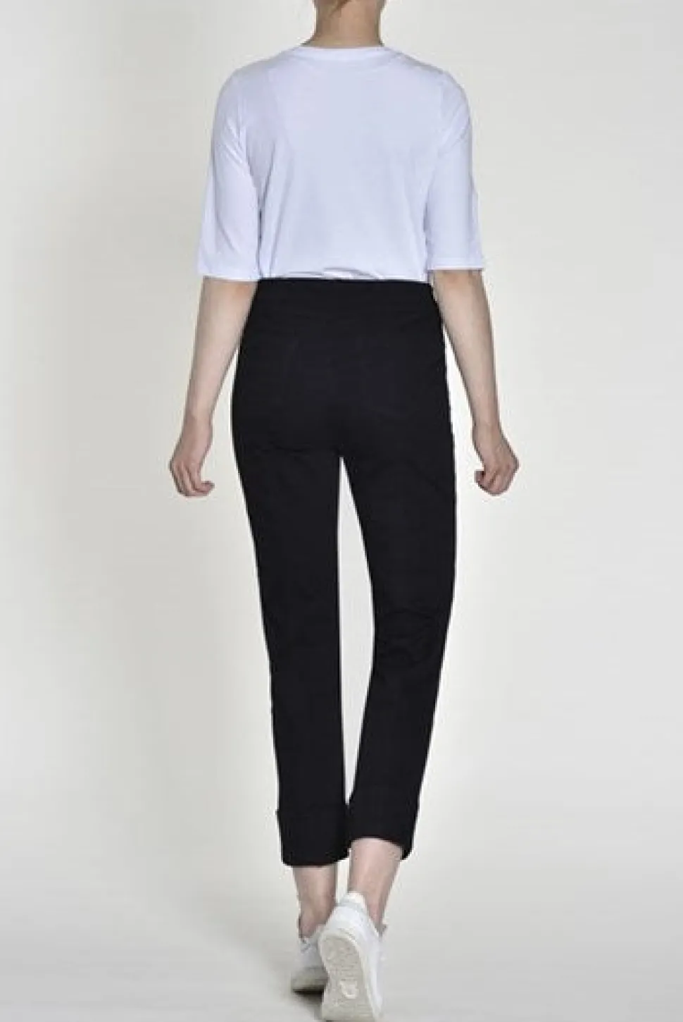 robell_denim_bella__lengt_5-1.webp Robell Denim Bella 3/4 Length Jeans in Black 90