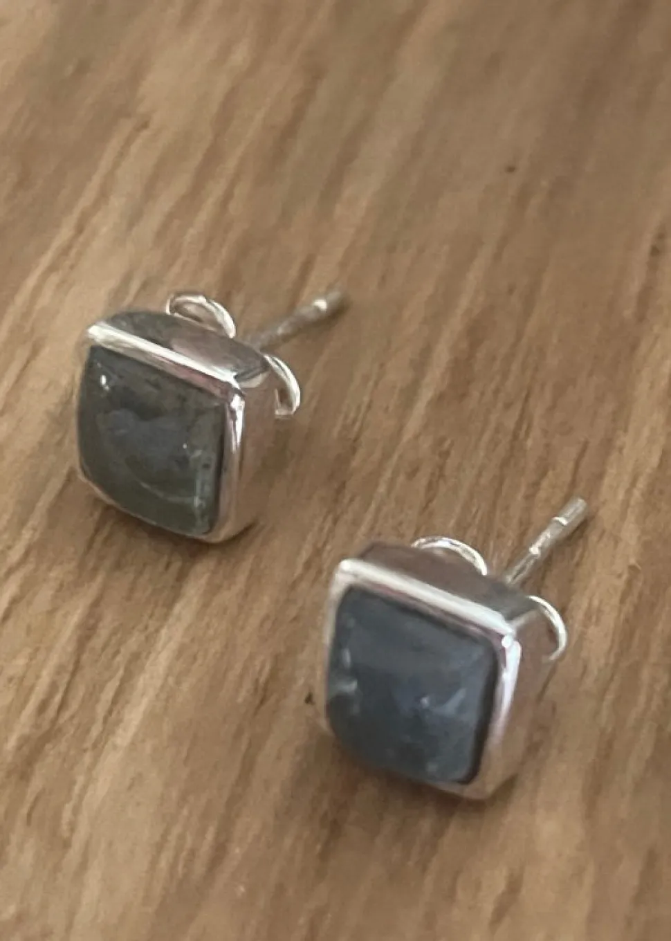 solid_silver_cabochon_apa_1.webp Solid Silver Cabochon Apatite Stud Earrings