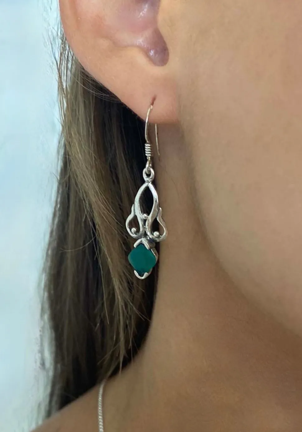 solid_silver_green_onyx_r_0-1.webp Solid Silver Green Onyx Raj Drop Earrings