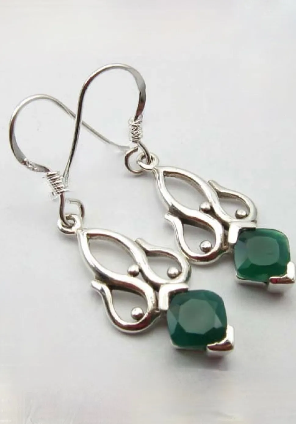 solid_silver_green_onyx_r_1-1.webp Solid Silver Green Onyx Raj Drop Earrings