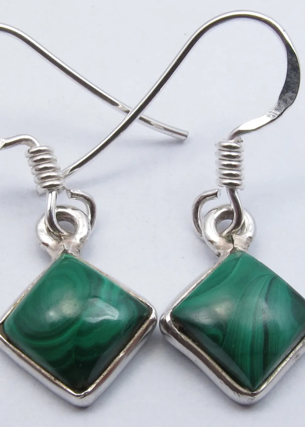 solid_silver_malachite_dr_0.webp Solid Silver Malachite Drop Simple Earrings