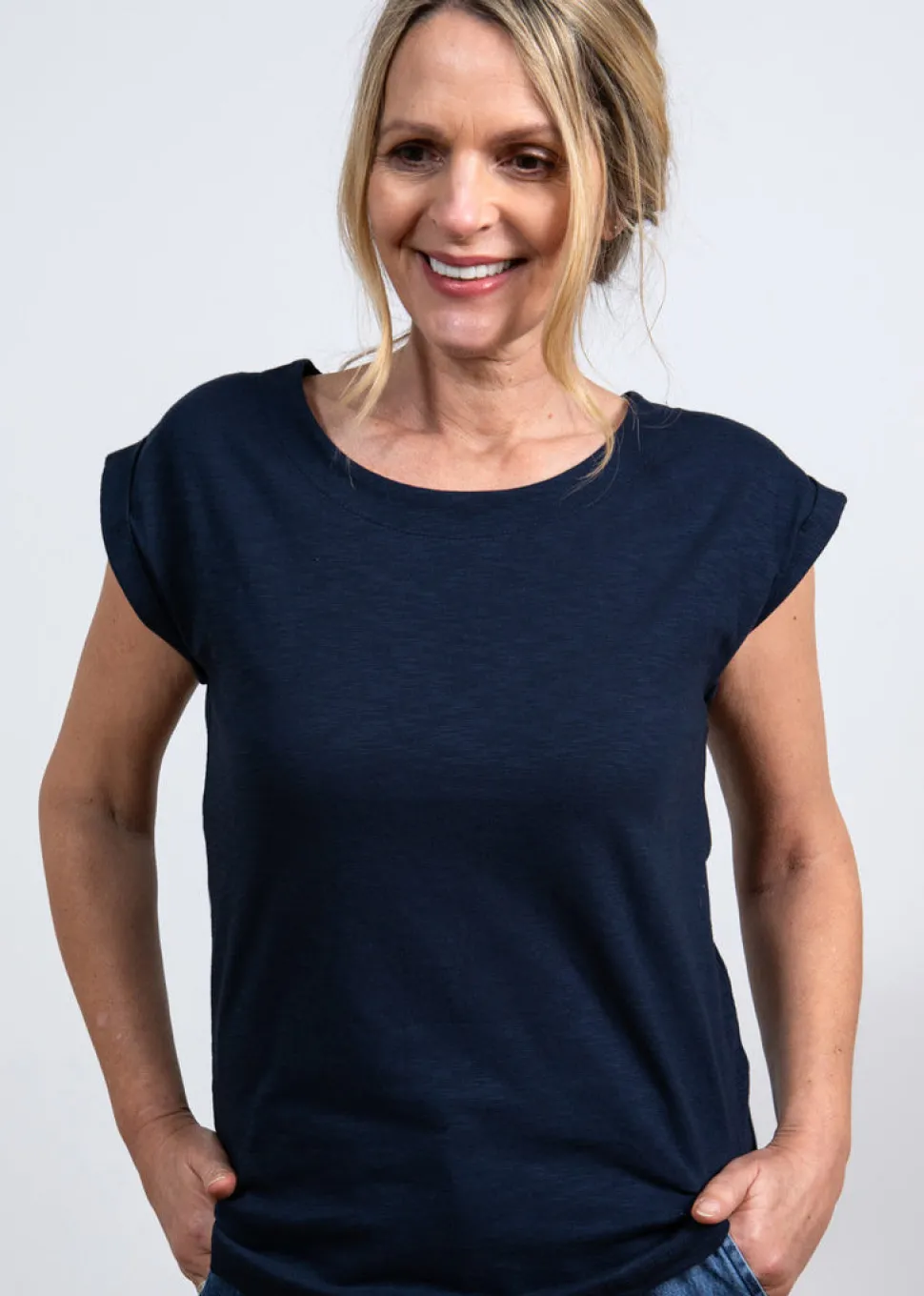 surfside_tee_in_navy_3.webp Surfside Tee in Navy