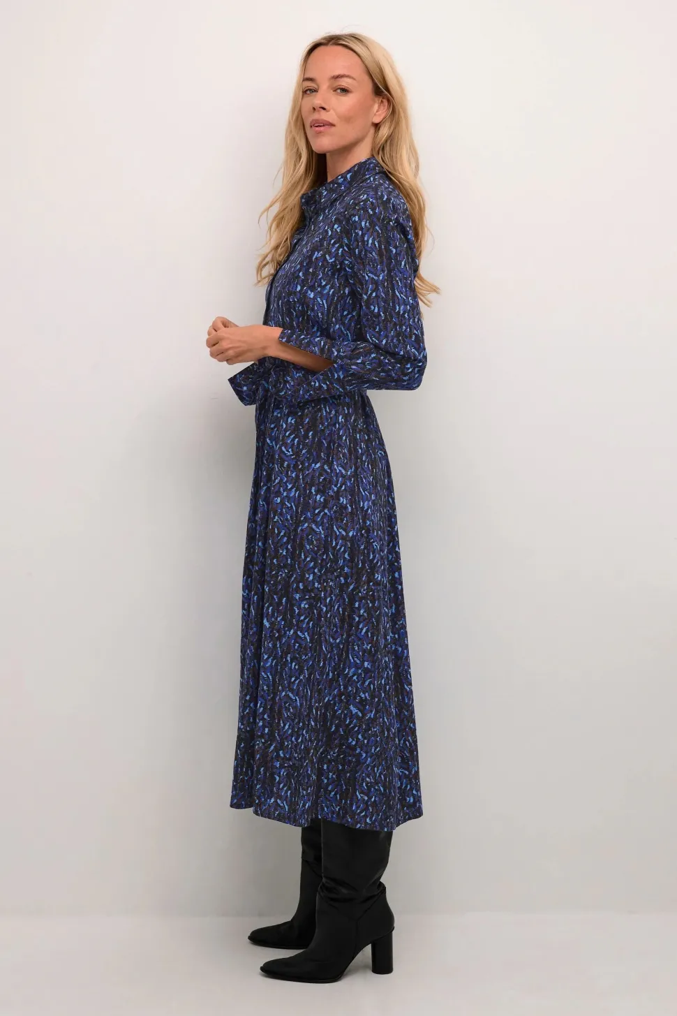 tiah_shirtdress_in_seabor_2.webp Tiah Shirtdress in Seaborne