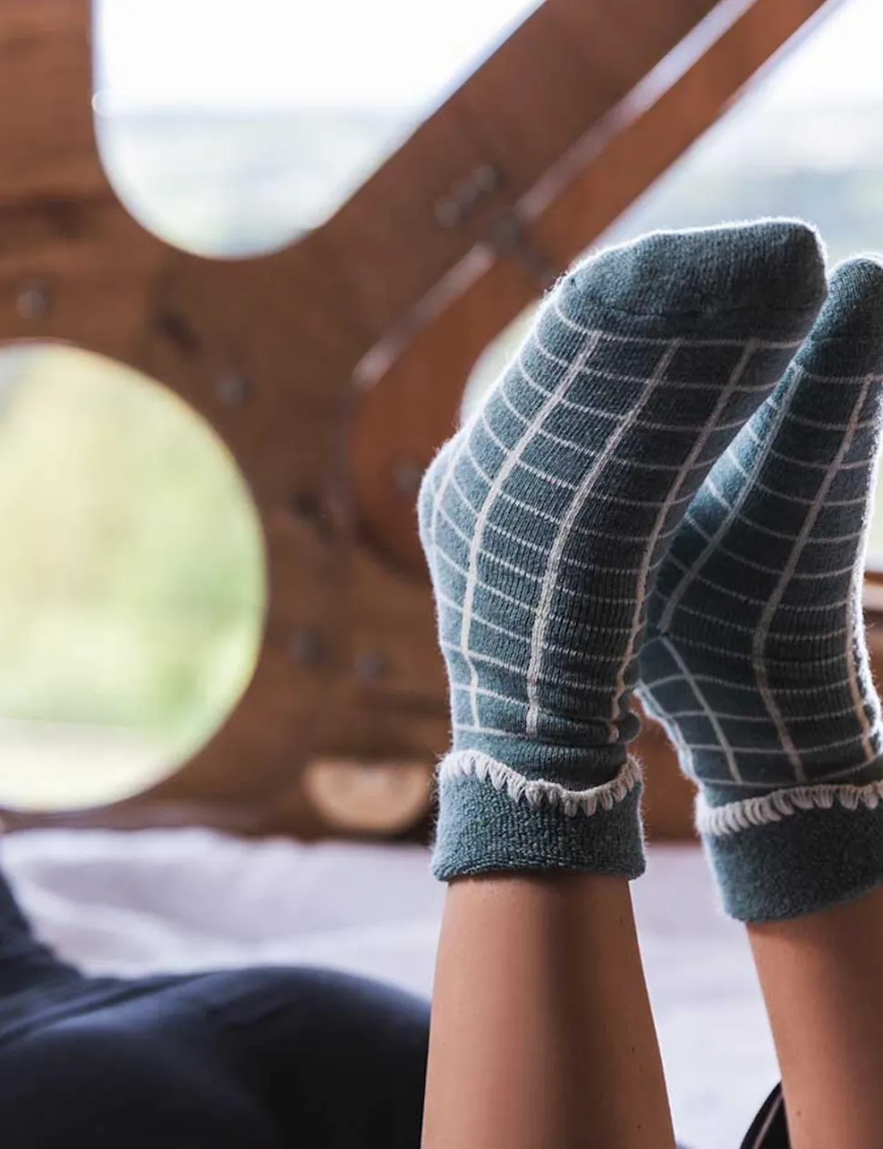 luxurious_cuff_check_hous_0.webp Luxurious Cuff Check House Socks
