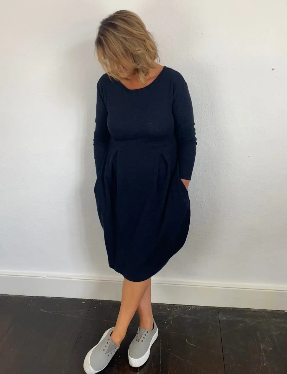 merino_wool_blusbar_dress_5.webp Merino Wool Blusbar Dress with Pleats in Blue & Brown