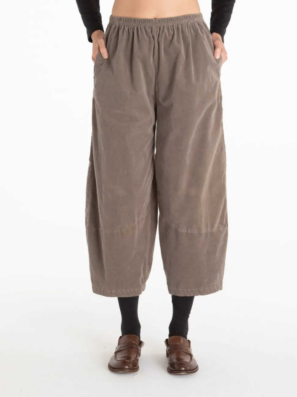 mini_cord_lantern_pants_i_0.webp Mini Cord Lantern Pants in Saddle & Black