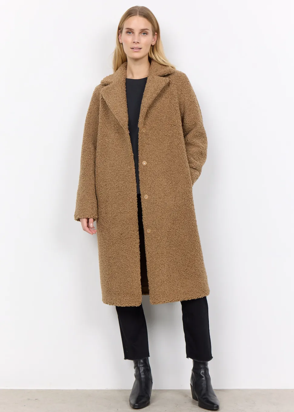 mukite__coat_in_camel_2.webp Mukite 2 Coat in Camel